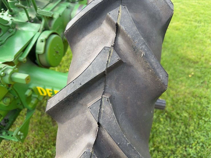 john-deere-b-image-16