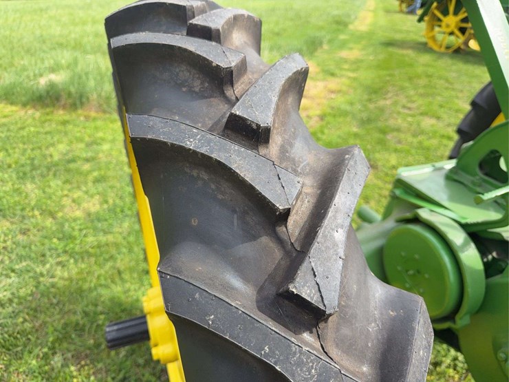 john-deere-b-image-16