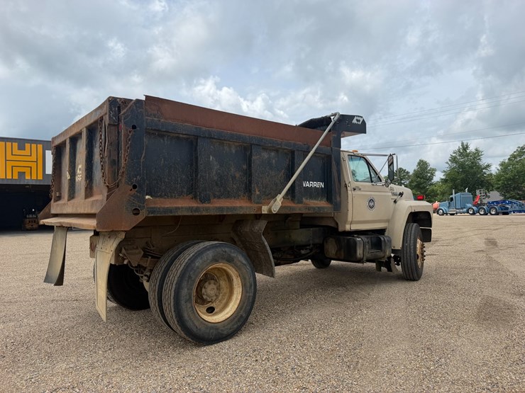 1991-ford-800-image-3