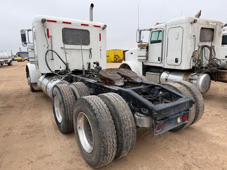 2012-peterbilt-367-image-5