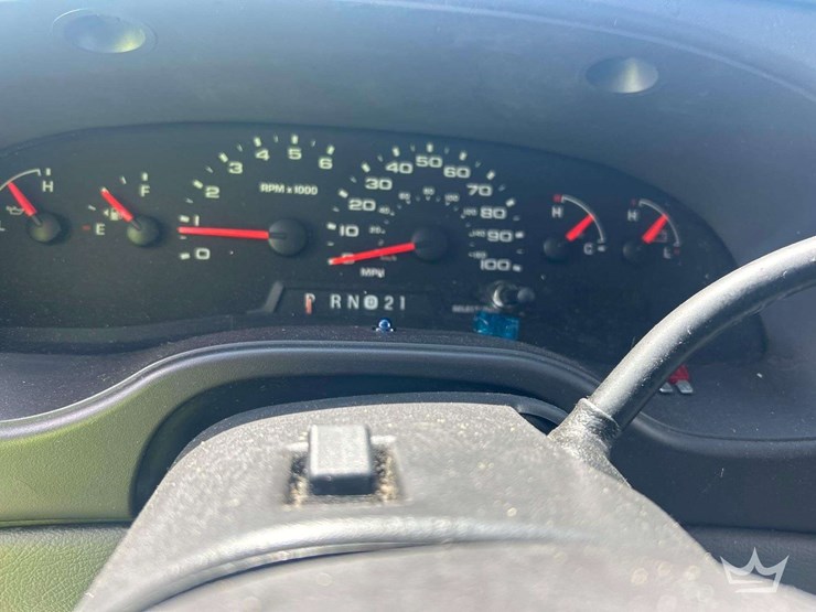 2005-ford-cargo-image-12