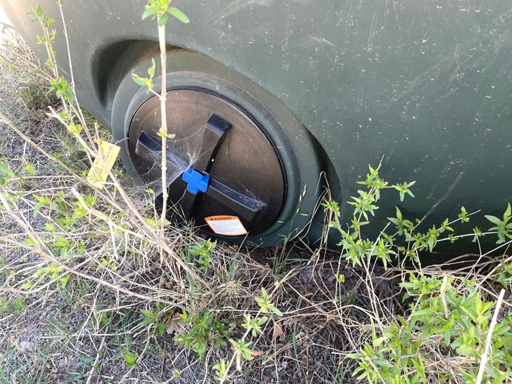 #1059-•-green-poly-5,000-gal-tank-image-7