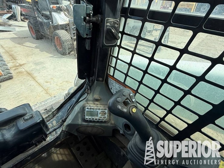2013-bobcat-t870-image-8