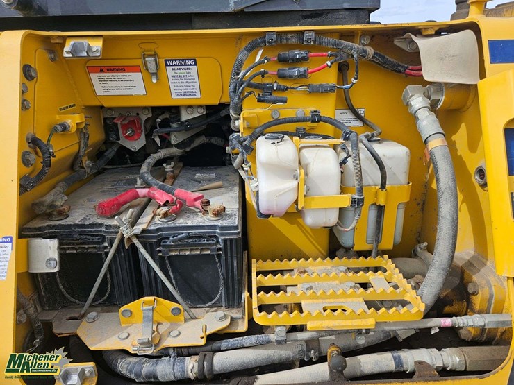 2017-komatsu-d61px-24-image-26