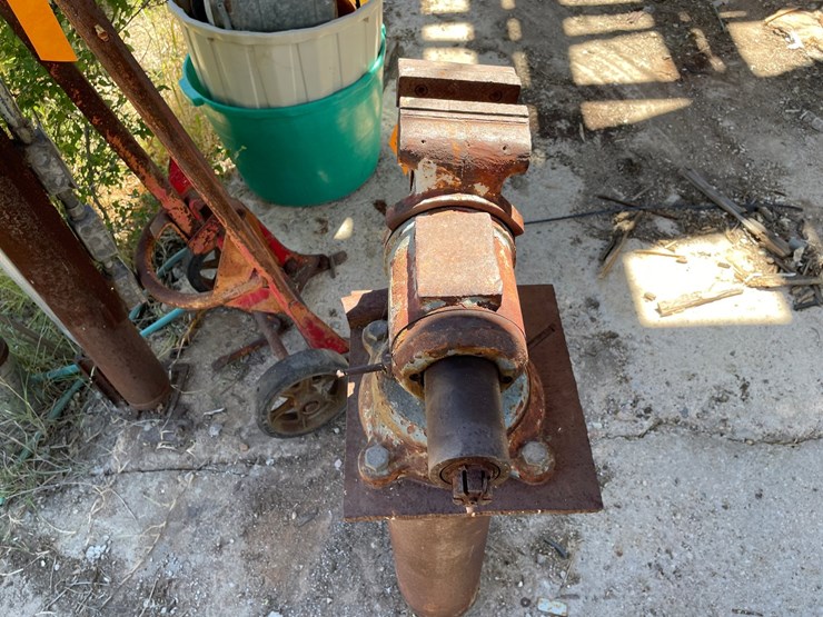 #1088-•-allied-multi-purpose-bench-vise-image-4
