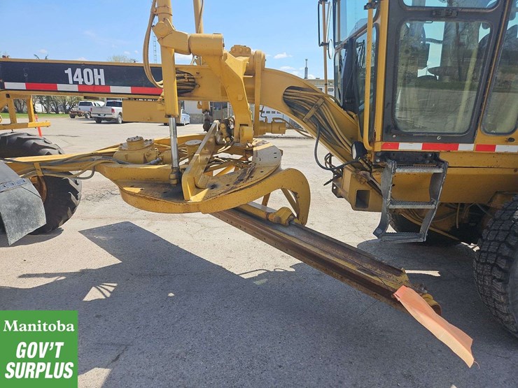caterpillar-140h-image-10