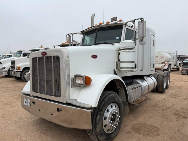 2012-peterbilt-367-image-1