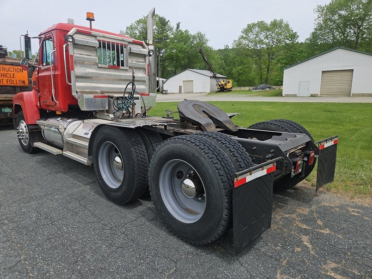 2000-mack-ch613-image-3