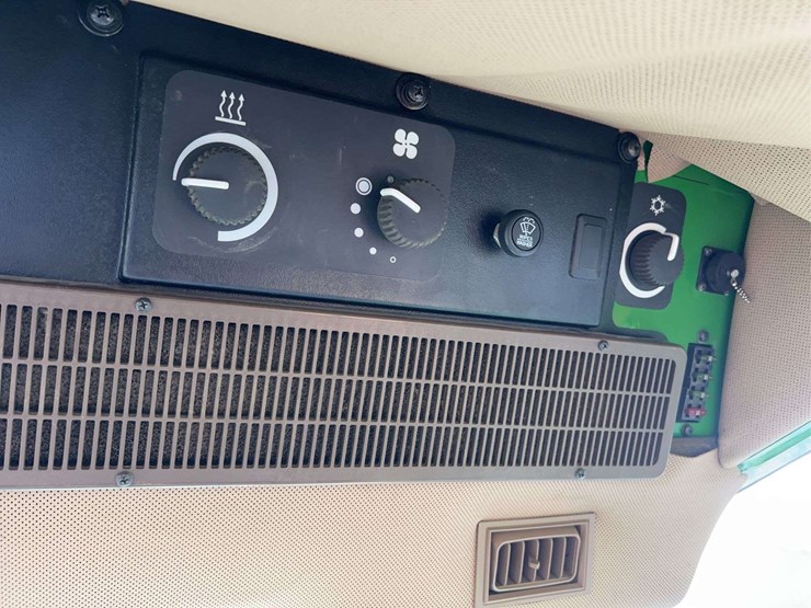 john-deere-5210-image-61