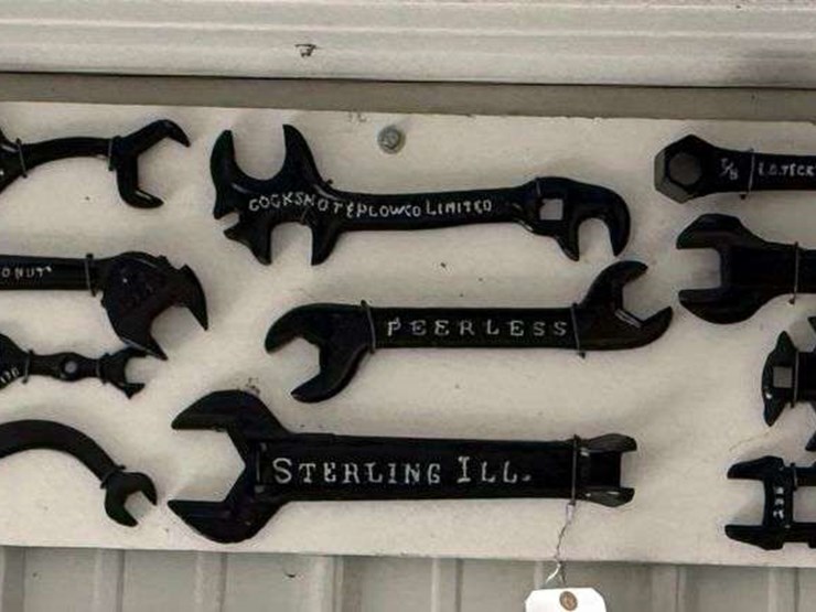 collection-of-assorted-wrenches-image-1