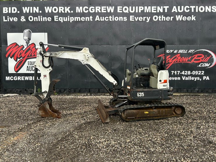 2015-bobcat-e35-image-1