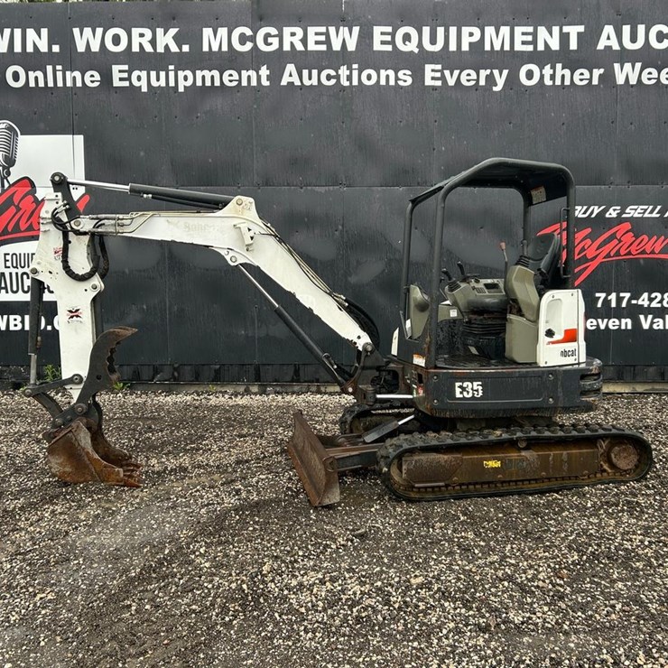 2015 BOBCAT E35