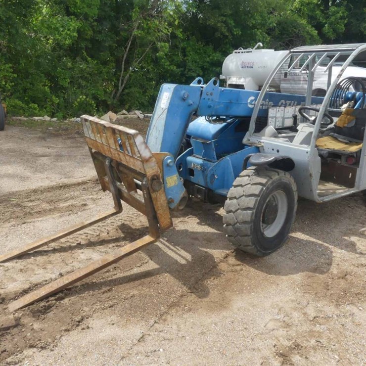 2008 GENIE GTH5519