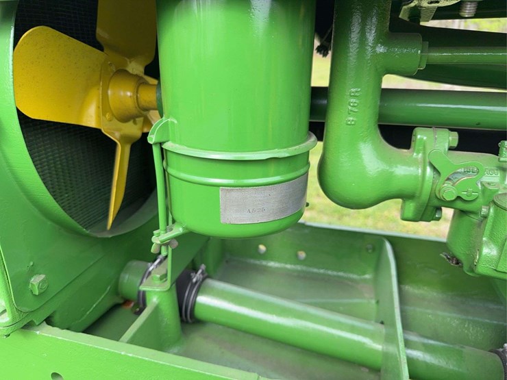 john-deere-b-image-24