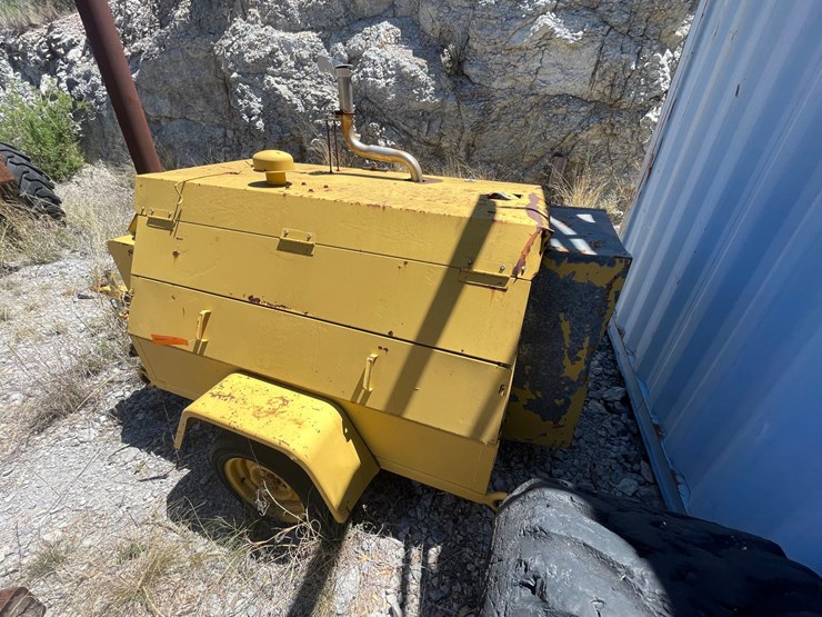 #1048-•-air-compressor-image-10