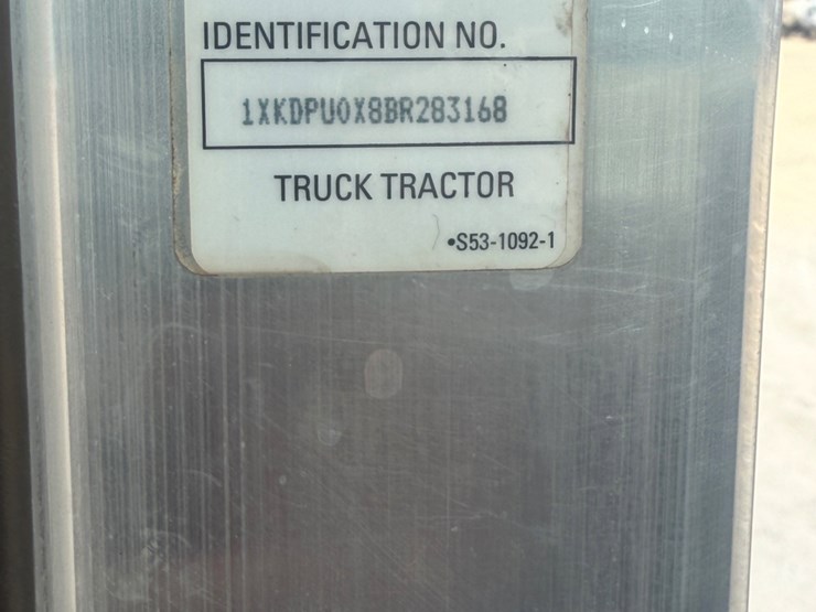 2011-kenworth-t800-image-31
