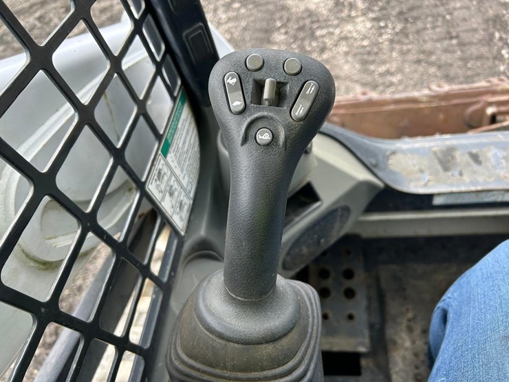 2019-bobcat-t590-image-24