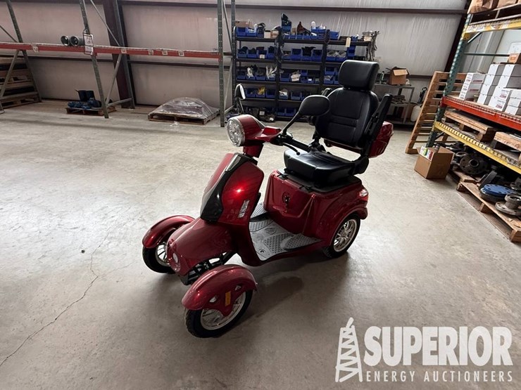 (13-15)-afd-4l-elec-mobility-scooter,-w/-charger-image-1