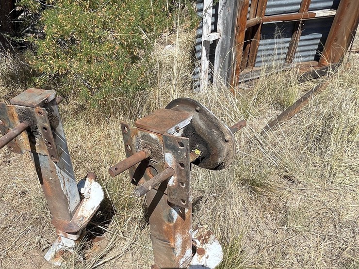 #1047-•-axles-and-heavy-duty-trailer-jack-image-3