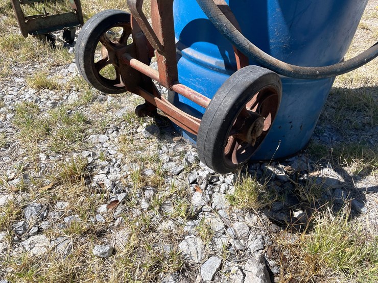 #1078-•-barrel-with-hand-operated-pump-image-7
