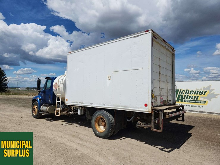 2007-international-durastar-4300-image-3