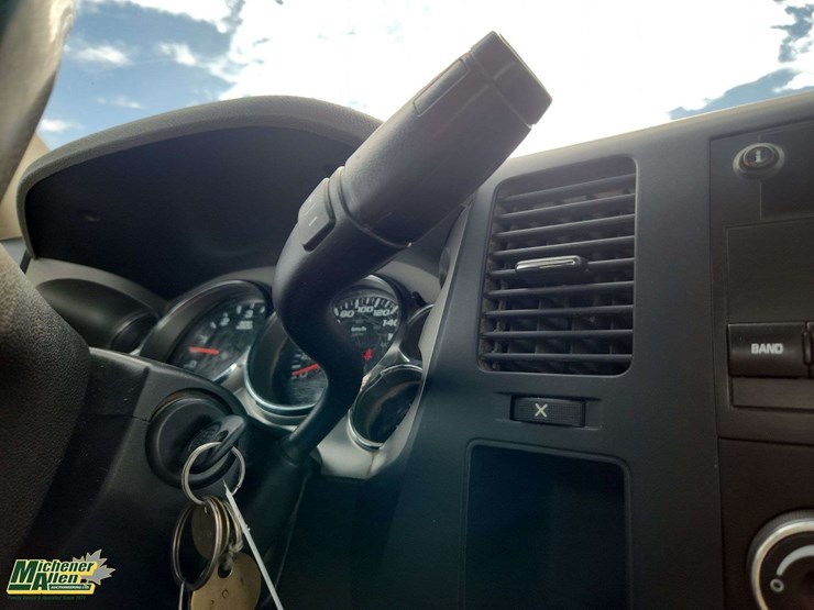 2012-chevrolet-silverado-3500-image-19