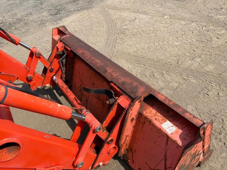 2007-kubota-l3830hst-image-9