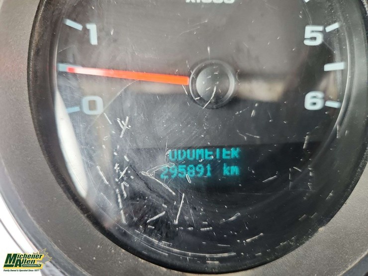 2012-chevrolet-silverado-3500-image-22