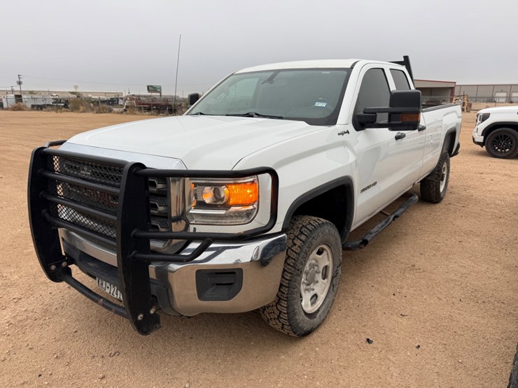 2018-gmc-sierra-2500hd-image-1