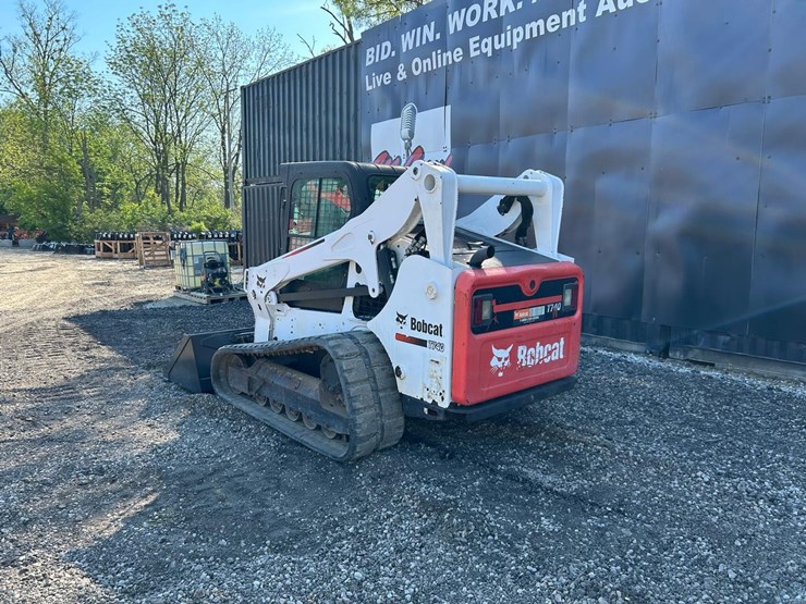 2016-bobcat-t740-image-2
