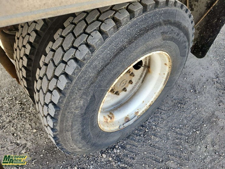 2016-hino-308-image-27