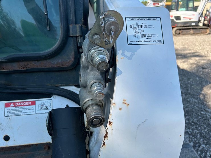bobcat-t300-image-11