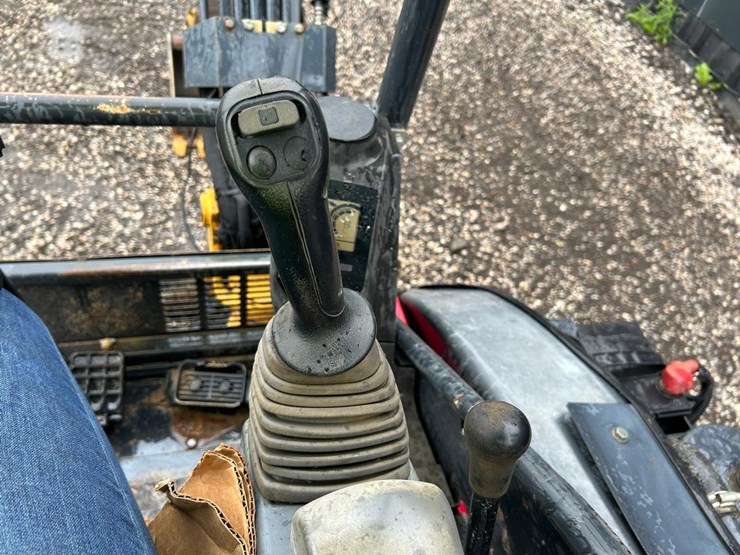 deere-27d-image-22