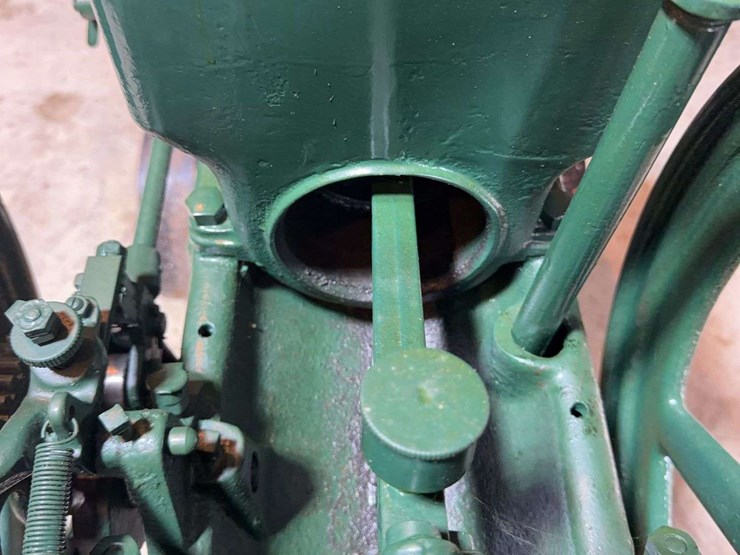 lansing-2hp-engine-image-14