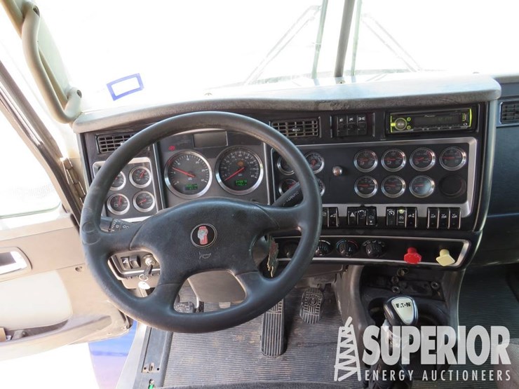 2009-kenworth-t800-image-10