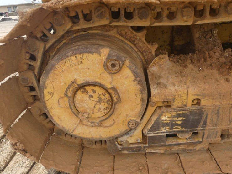 caterpillar-d4c-xl-image-10