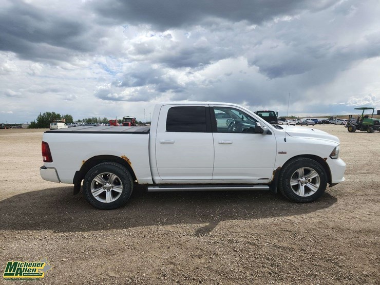 2013-dodge-1500-image-26