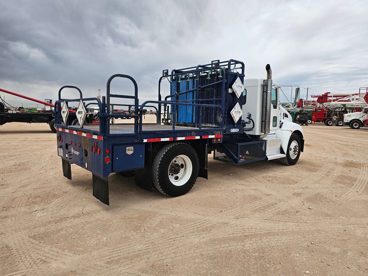 2013-kenworth-t370-image-4