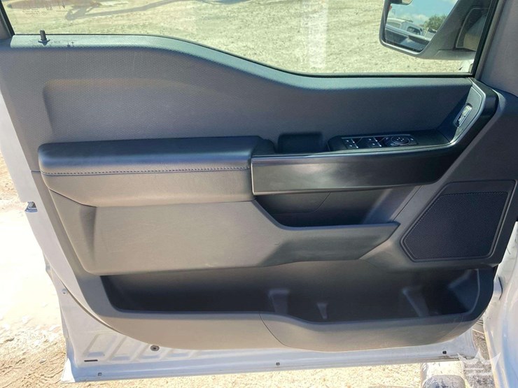 2022-ford-f150-image-17