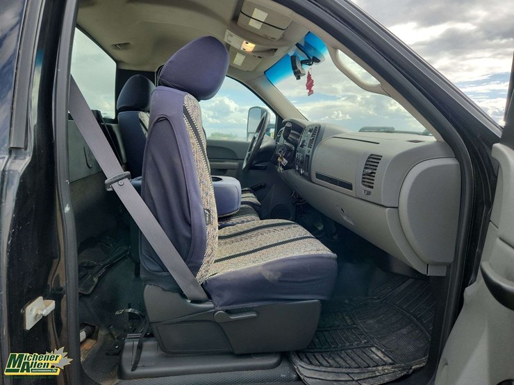 2012-chevrolet-silverado-3500-image-15