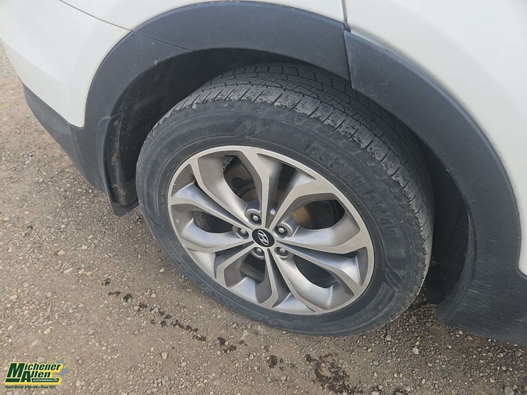2015-hyundai-santa-fe-image-11
