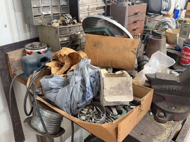 tools,-parts,-and-shop-related-items-image-16