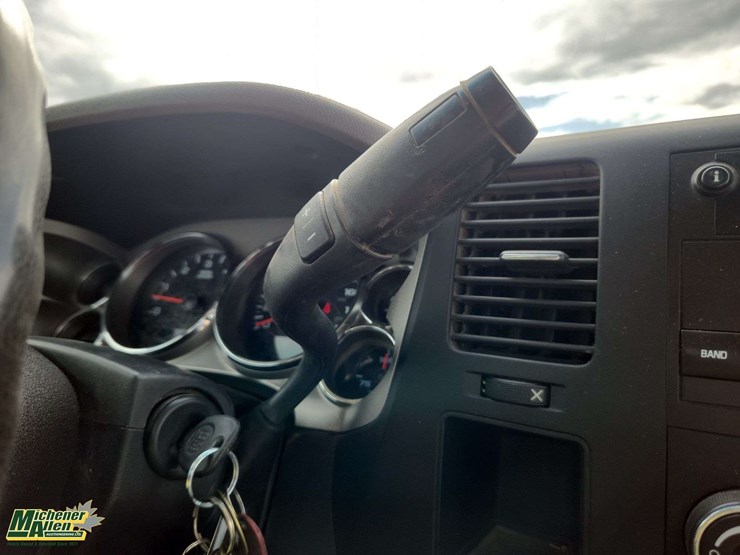 2012-chevrolet-silverado-3500-image-19