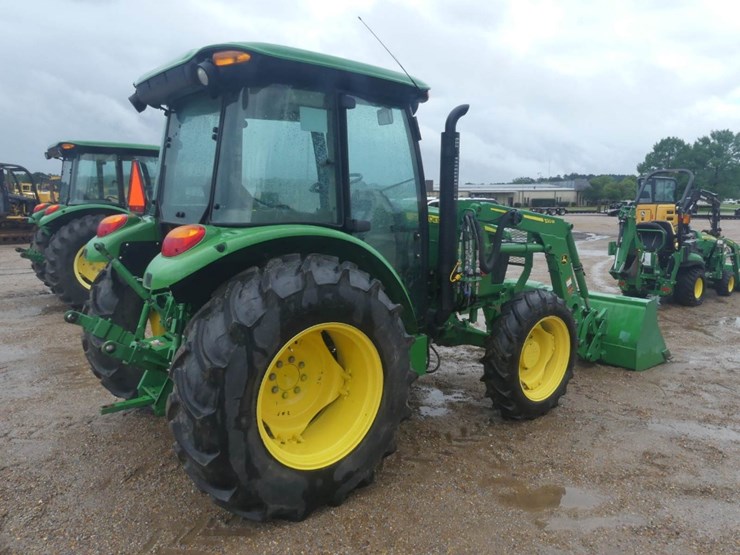 2021-john-deere-5075e-image-3