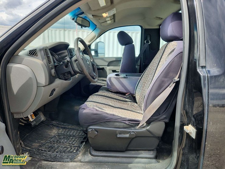 2012-chevrolet-silverado-3500-image-14
