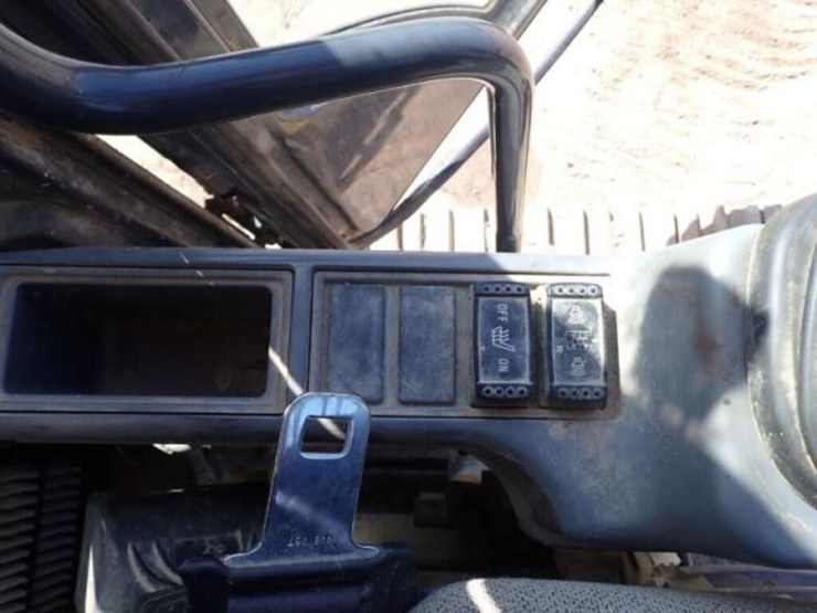 2017-deere-250g-lc-image-17