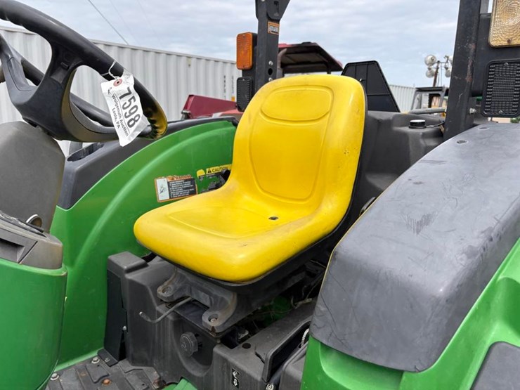 john-deere-4052m-image-14