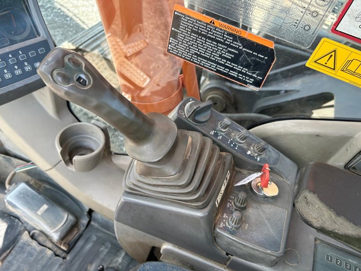 hitachi-zx350-lc-3-image-22