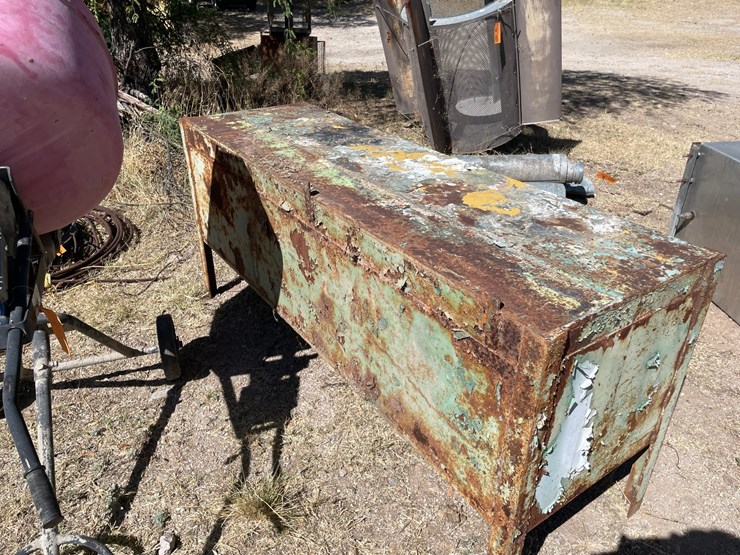 #1092-•-metal-work-bench-image-3