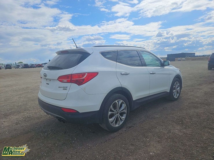 2015-hyundai-santa-fe-image-4